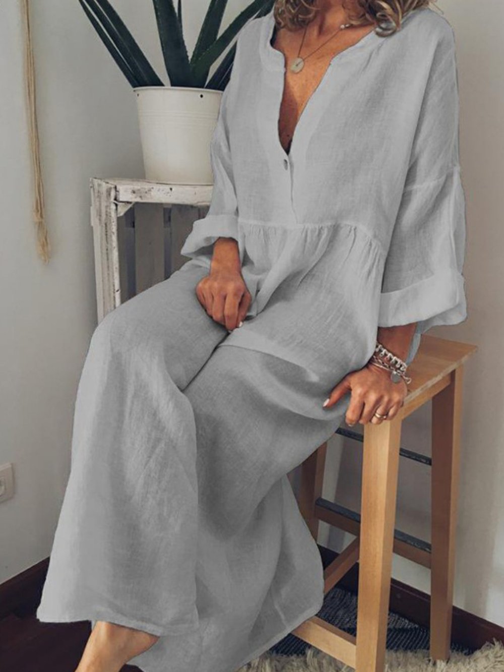 Elisora - Minimal Luxe Dress
