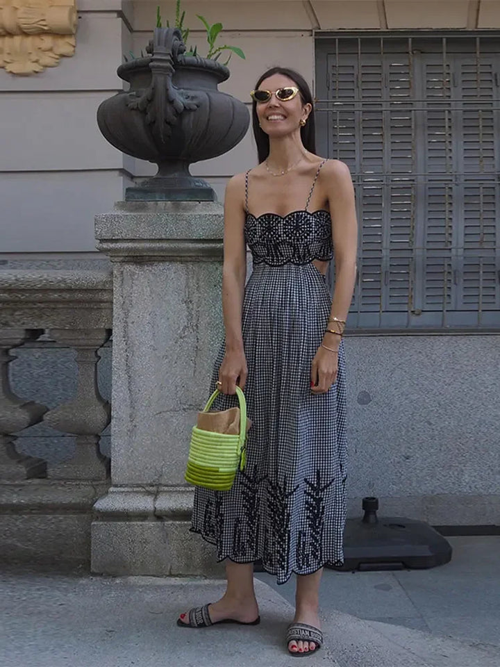 Astrid - Chic Gingham Dress