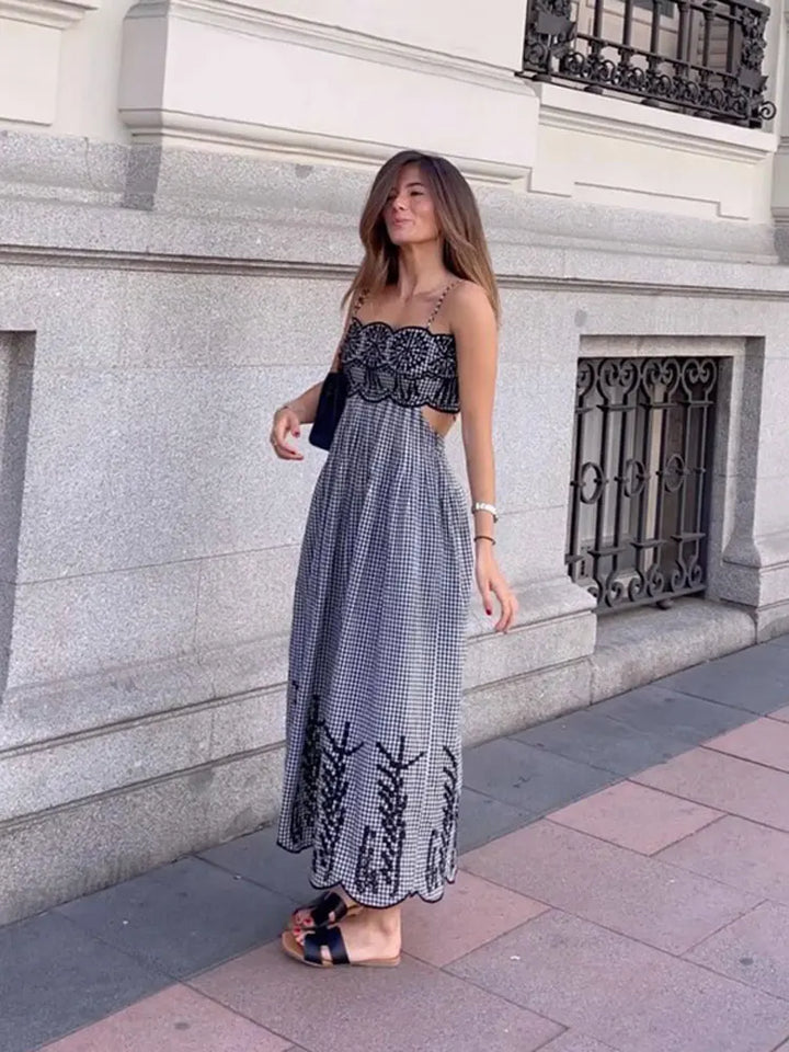 Astrid - Chic Gingham Dress